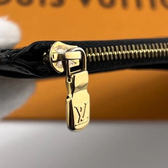 LOUIS VUITTON REVERSE MONOGRAM WALLET - Picture 6 of 9